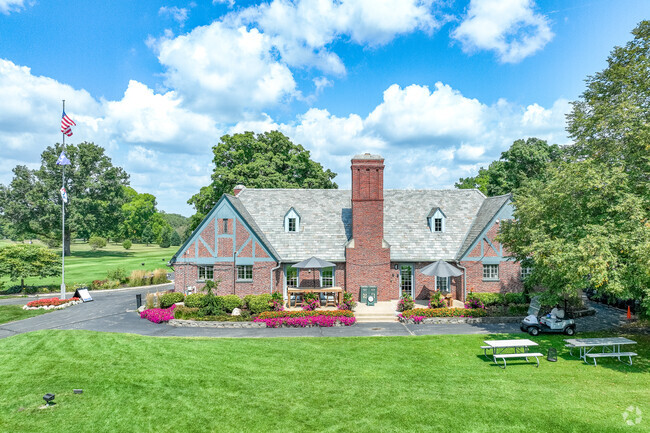 Sandy Hollow Golf Course has a Tudor Cottage style clubhouse close to the One By One area.
