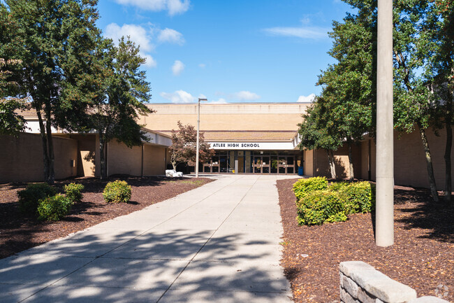 Atlee High School, Rankings & Reviews - Homes.com