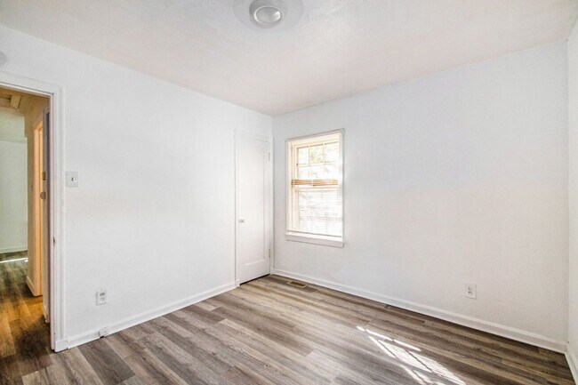 1711 Nemnich Rd, St. Louis, MO 63136 - photo 5