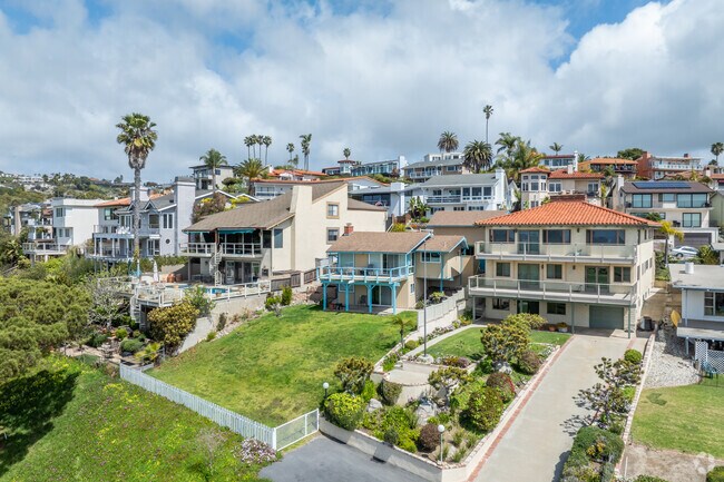 Homes in Southeast San Clemente come in a variety of shapes and sizes.