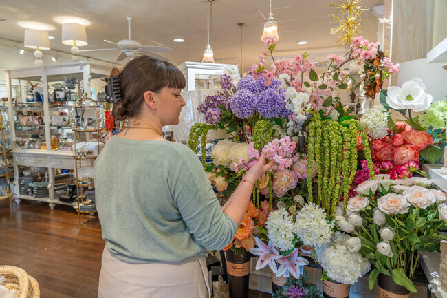 You can browse beautiful flowers at any of the boutiques near Del Prado.