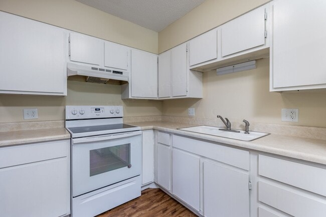 8 Wallingford Dr unit 6, Platte City, MO 64079 - photo 2