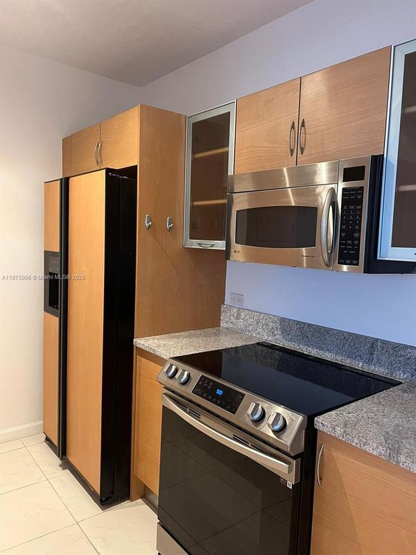 2775 NE 187th St, Aventura, FL 33180