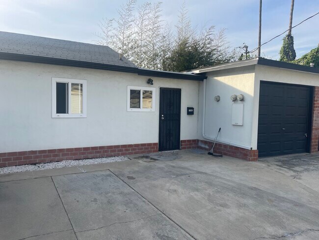 1733 W 150th St, Gardena, CA 90247 - photo 2