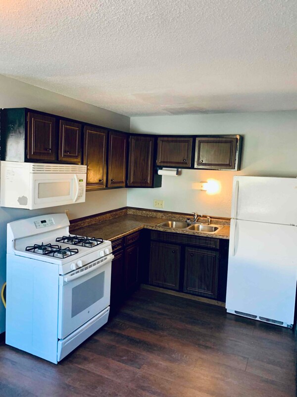 3553 Kimberly Downs Rd Unit 2, Davenport, IA 52807