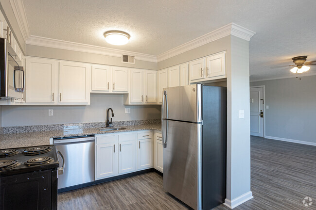 2BR, 1BA - 800 SF - Kitchen