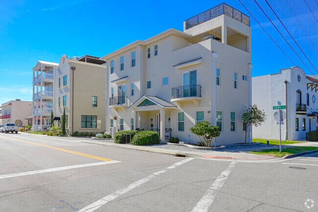 New builds in Canal Down can be multi-story, and some offer rooftop living space.