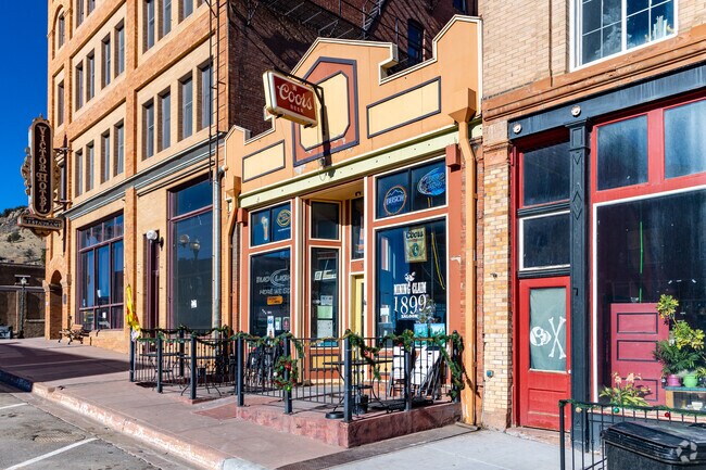 Grab a bite at the historic 1899 Mining Claim Saloon in Cripple Creek.