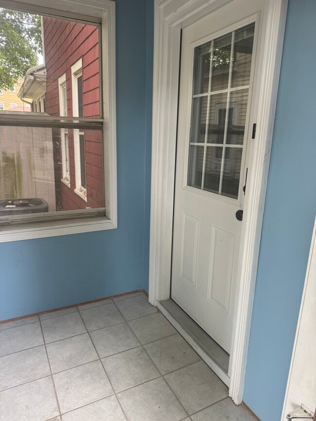 253 Jefferson St, Valparaiso, IN 46383 - photo 2