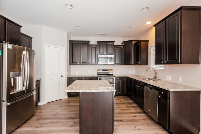 6500 Bluegill Rd, Charlotte, NC 28216 - photo 6