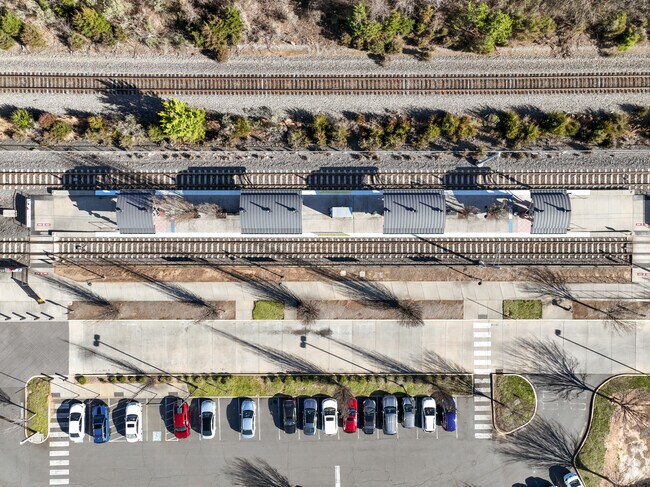 The light rail is a great transportaion option in Beverly Woods.