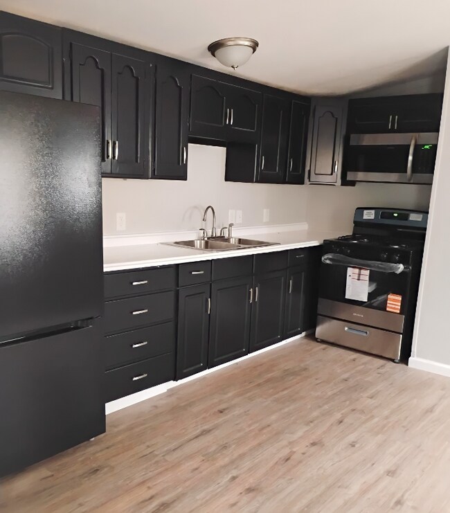 154 Rainbow Dr, Belton, MO 64012 - photo 2