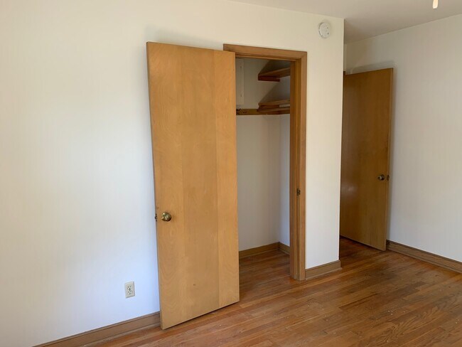 1126 Vilas Ave unit 1, Madison, WI 53715 - photo 7