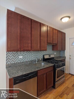 630 W Cornelia Ave unit 1, Chicago, IL 60657 - photo 1