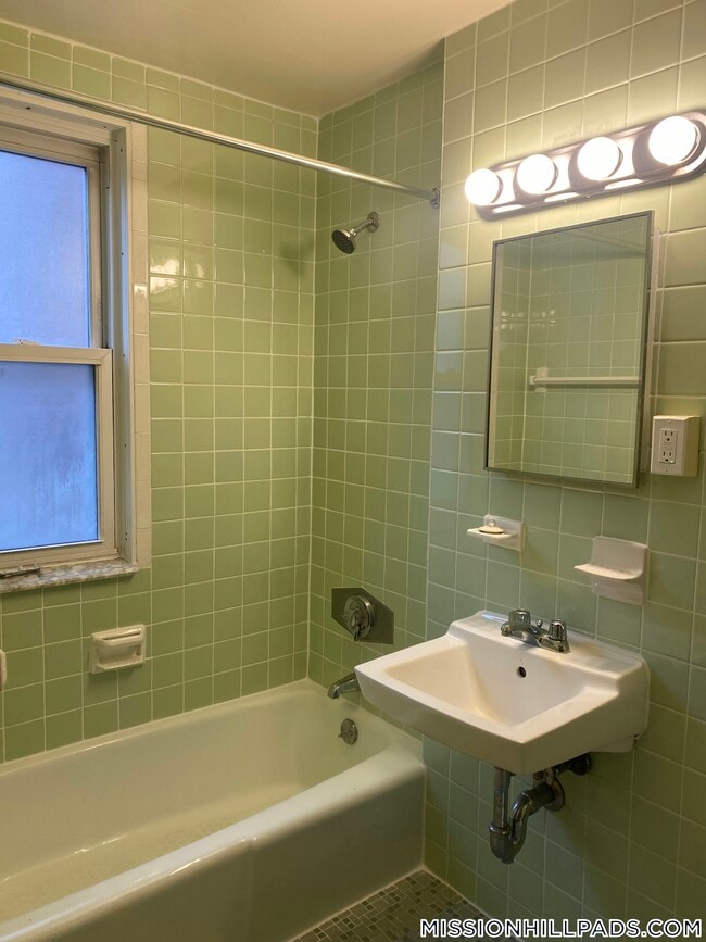 62 S Huntington Ave Unit 12, Boston, MA 02130