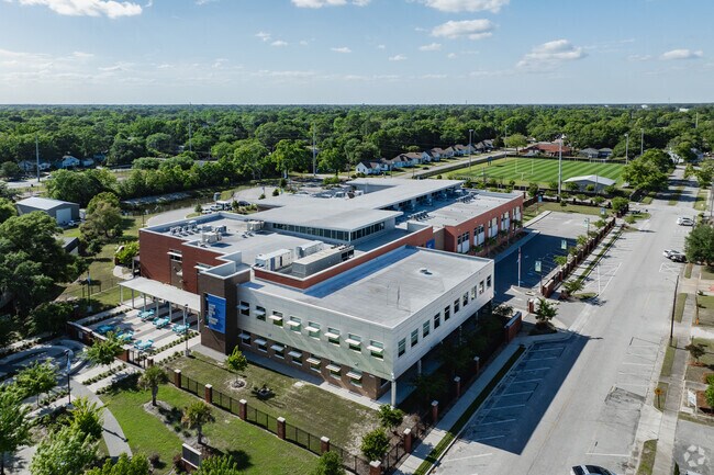 Cooper River Center for Advanced Studies is a vocational public school in North Charleston.