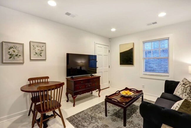 306 E Victory Dr unit ID1369219P, Savannah, GA 31405 - photo 4