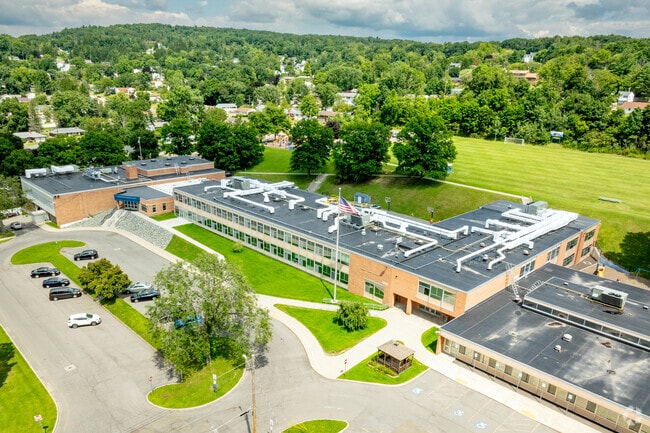 Test scores at Homer Brink School are above the state average.