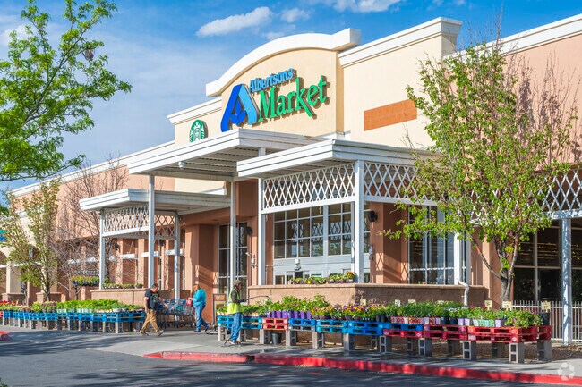 Locals of Jackson Area can grab their weekly groceries at Albertsons in Enchanted Park.