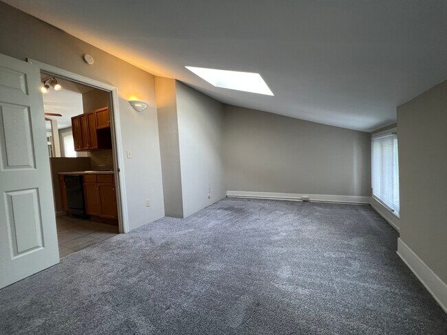 2349 Wheeler St unit 2, Cincinnati, OH 45219 - photo 7