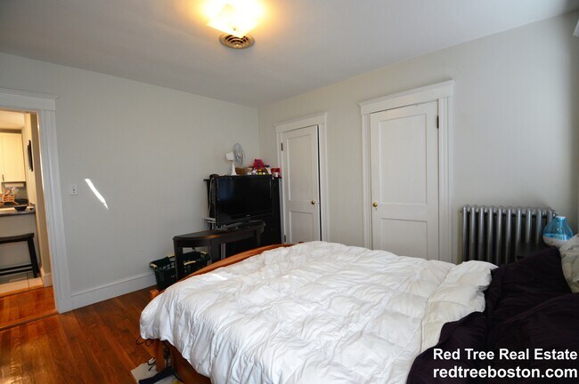 87 Athelstane Rd unit 2, Newton Center, MA 02459 - photo 6