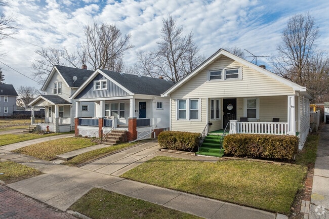 The streets of Jefferson are dotted with modest sized bungalows.