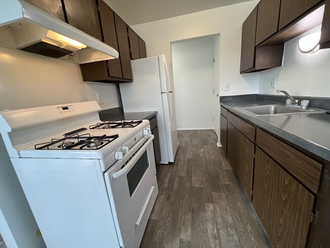 The Cove At Westland - Westland, MI, Westland, MI 48185 - photo 3