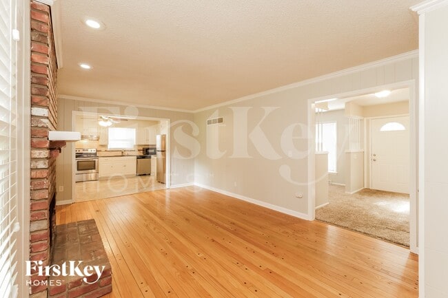 10328 Horton St, Overland Park, KS 66207 - photo 7