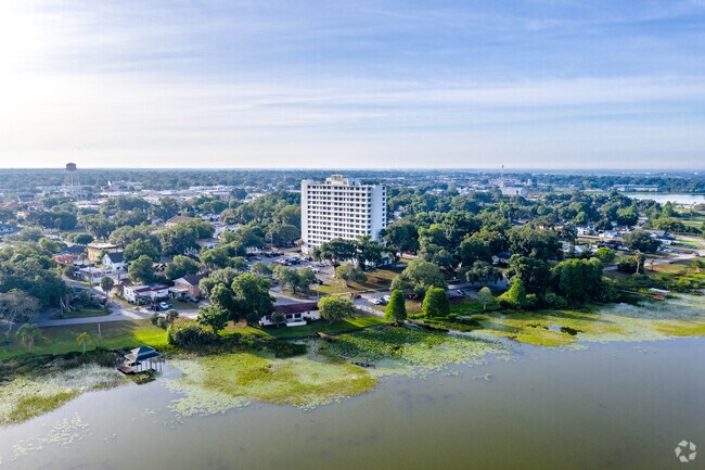 Lakeview Tower-62+ Community, Winter Haven, FL 33880 - photo 7