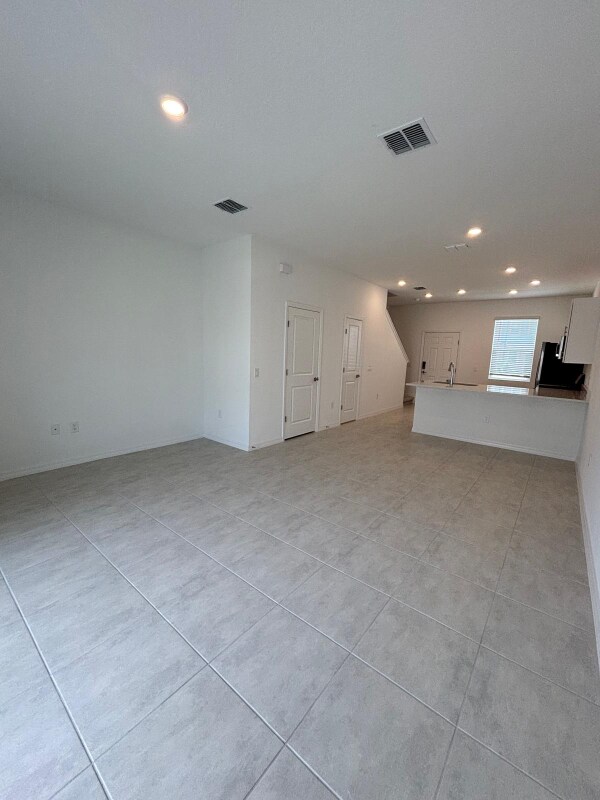2988 Skyline Lp, Kissimmee, FL 34758 - photo 3