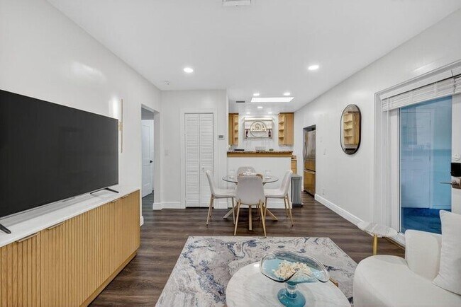 1317 NE 1st Ave, Fort Lauderdale, FL 33304 - photo 6