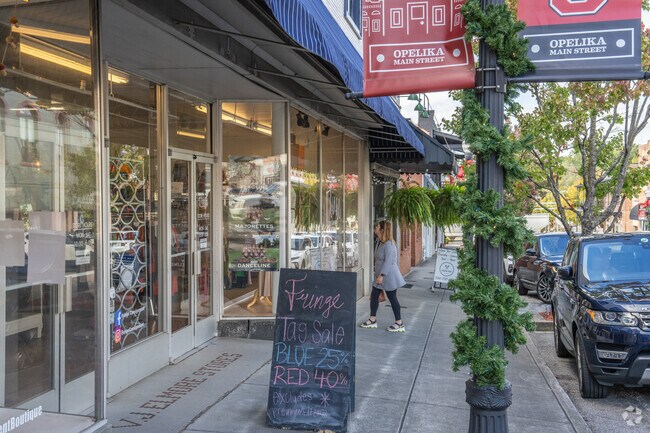 Residents can find many shops and restaurants in Downtown Opelika.