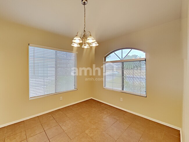 5305 S 27th Dr, Phoenix, AZ 85041 - photo 6