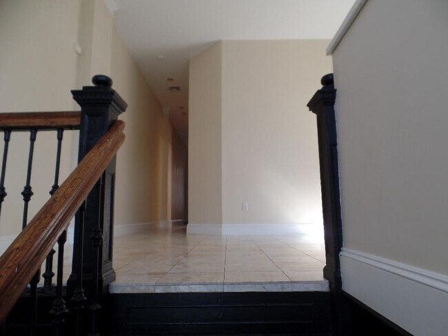 108 Richmond St unit 1, Boston, MA 02109 - photo 5