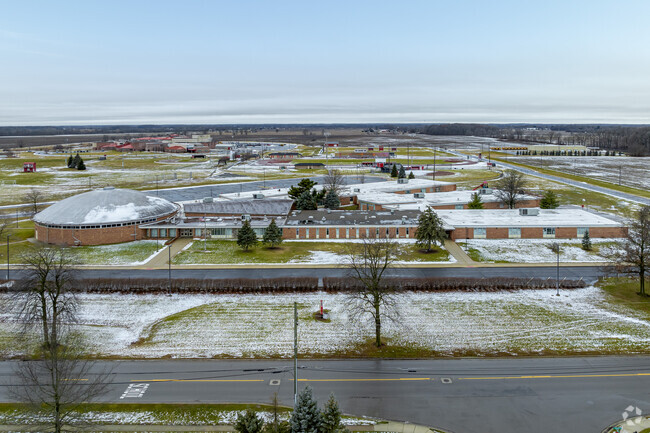 Clayton H. Symons Elementary School has a looping pickup drive in the front of the school.