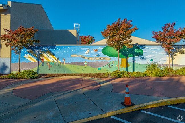 Lovely artwork at front of Thomas Jefferson Elementary School.