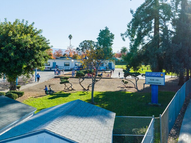 Explore knowledge at Manuel De Vargas Elementary School.
