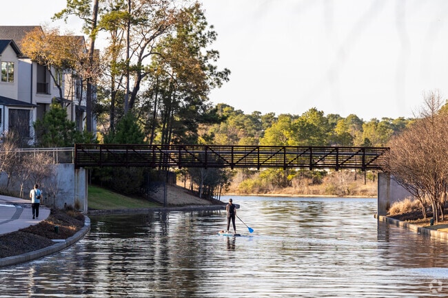 You can access various water activities from Town Green Park near Shenandoah.