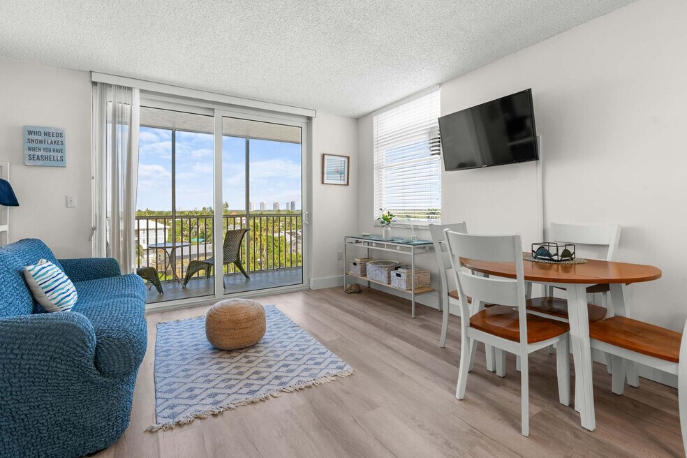 5800 Bonita Beach Rd SW unit ID1352878P, Bonita Springs, FL 34134 - photo 1