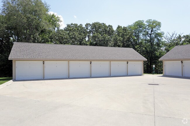 Riverbend 3306-3500 Steamboat Way, Muscatine, IA 52761 - photo 7