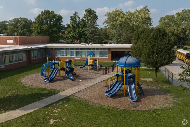 The Anna Brochausen 88 School No. 88 on E 16th St has a playground for recess.