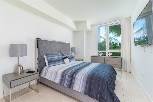 Tiffany House unit 502, Fort Lauderdale, FL 33304 - photo 5