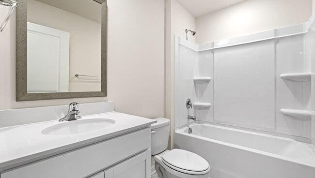 121 Bobbin Rd, Greenville, SC 29611 - photo 5