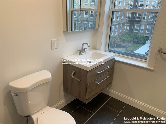 29 Queensberry St unit 9, Boston, MA 02215 - photo 4