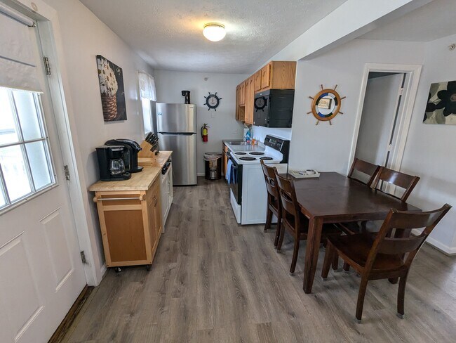 5 Boisvert St unit 105, Old Orchard Beach, ME 04064 - photo 4