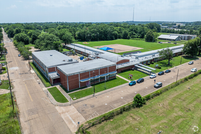Isable Elementary School is a part of the Jackson Public School District.