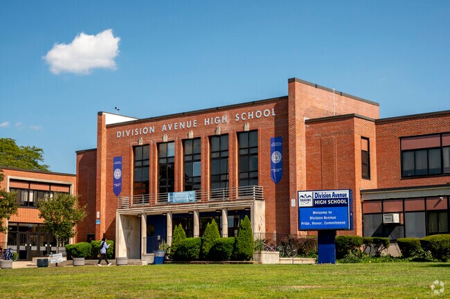 Division Avenue High School has 1,013 students with a student-teacher ratio of 12:1.