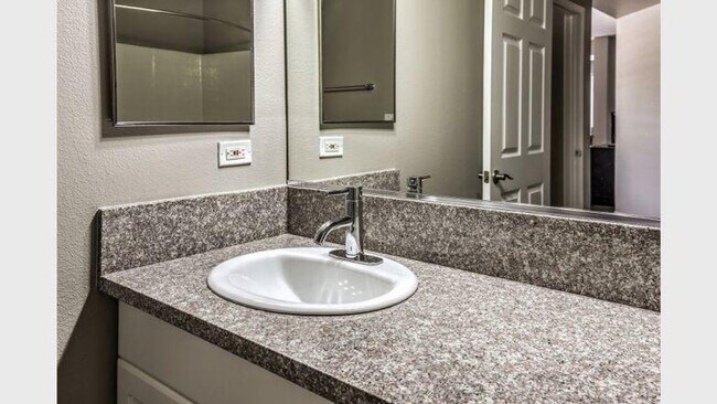 8465 Regents Rd unit ID1280455P, San Diego, CA 92122 - photo 3