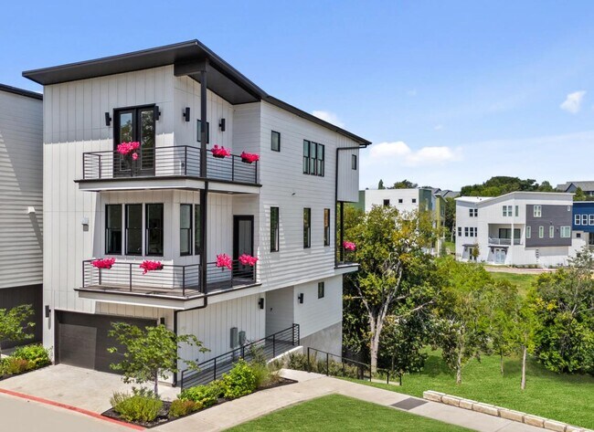 5001 Childers Path, Austin, TX 78741 - photo 3