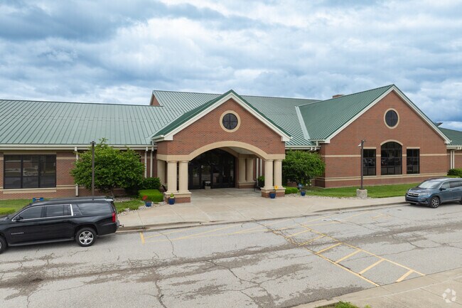 Fayette Elementary Public School receives a B from Niche.